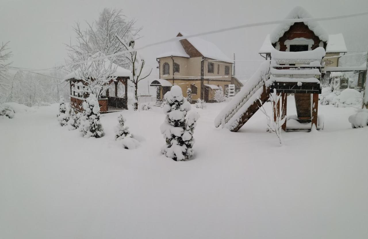 Villa Золото Карпат Yaremche Exterior foto